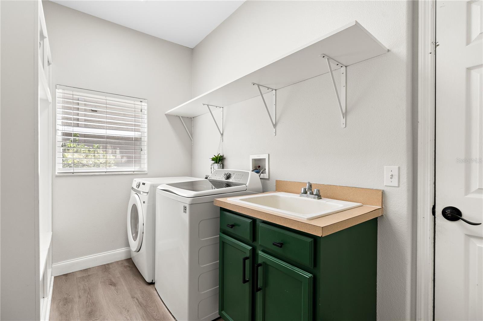 Image 23 of 52 For 2298 Hannah Way N