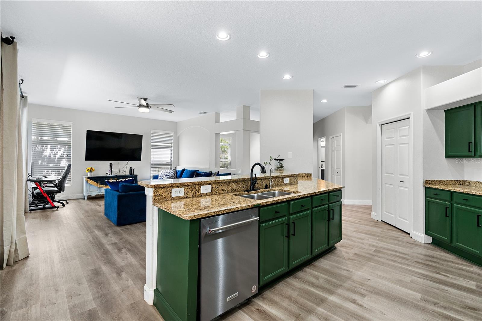 Image 9 of 52 For 2298 Hannah Way N