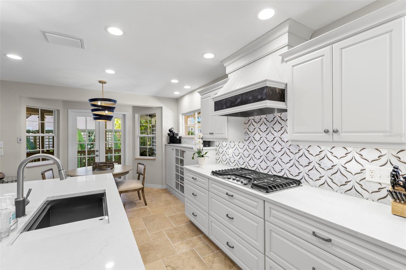 Image 11 of 59 For 4810 San Miguel Street