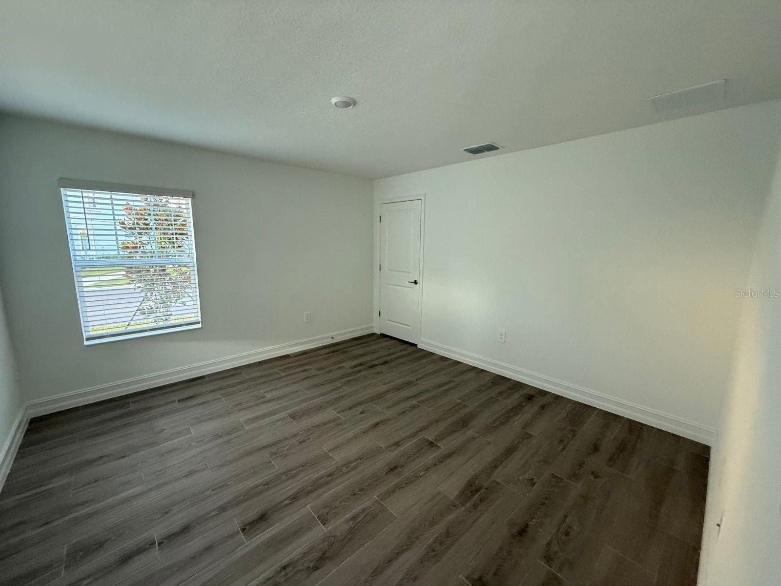 Image 16 of 42 For 3513 Silent Gardens Cove