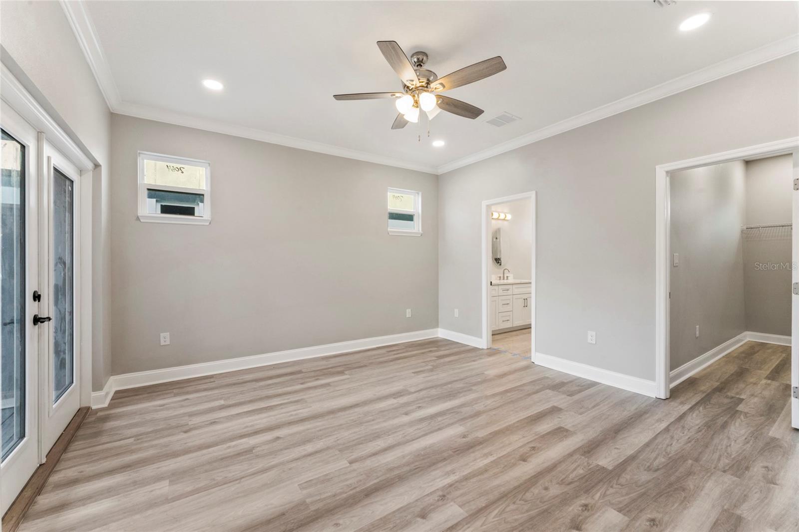 Image 25 of 32 For 809 W Linebaugh Ave  2a