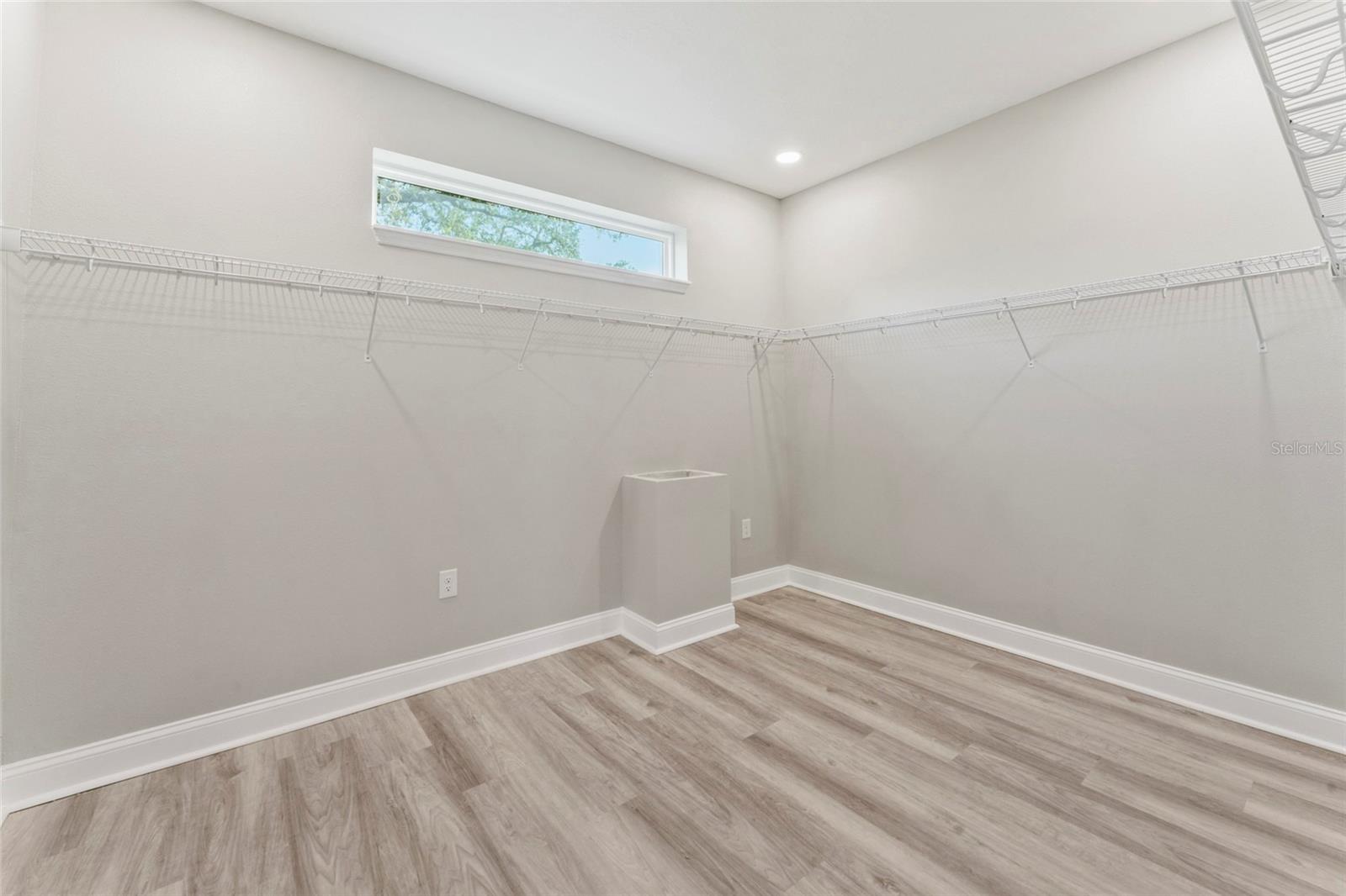 Image 26 of 32 For 809 W Linebaugh Ave  2a