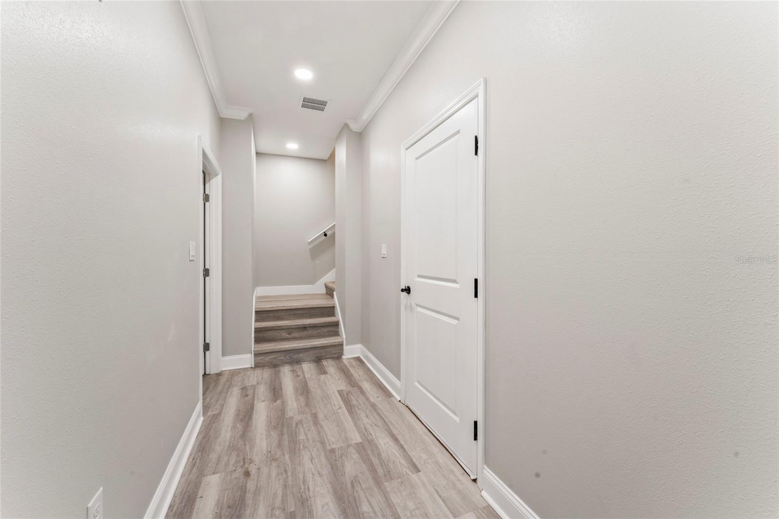Image 3 of 32 For 809 W Linebaugh Ave  2a