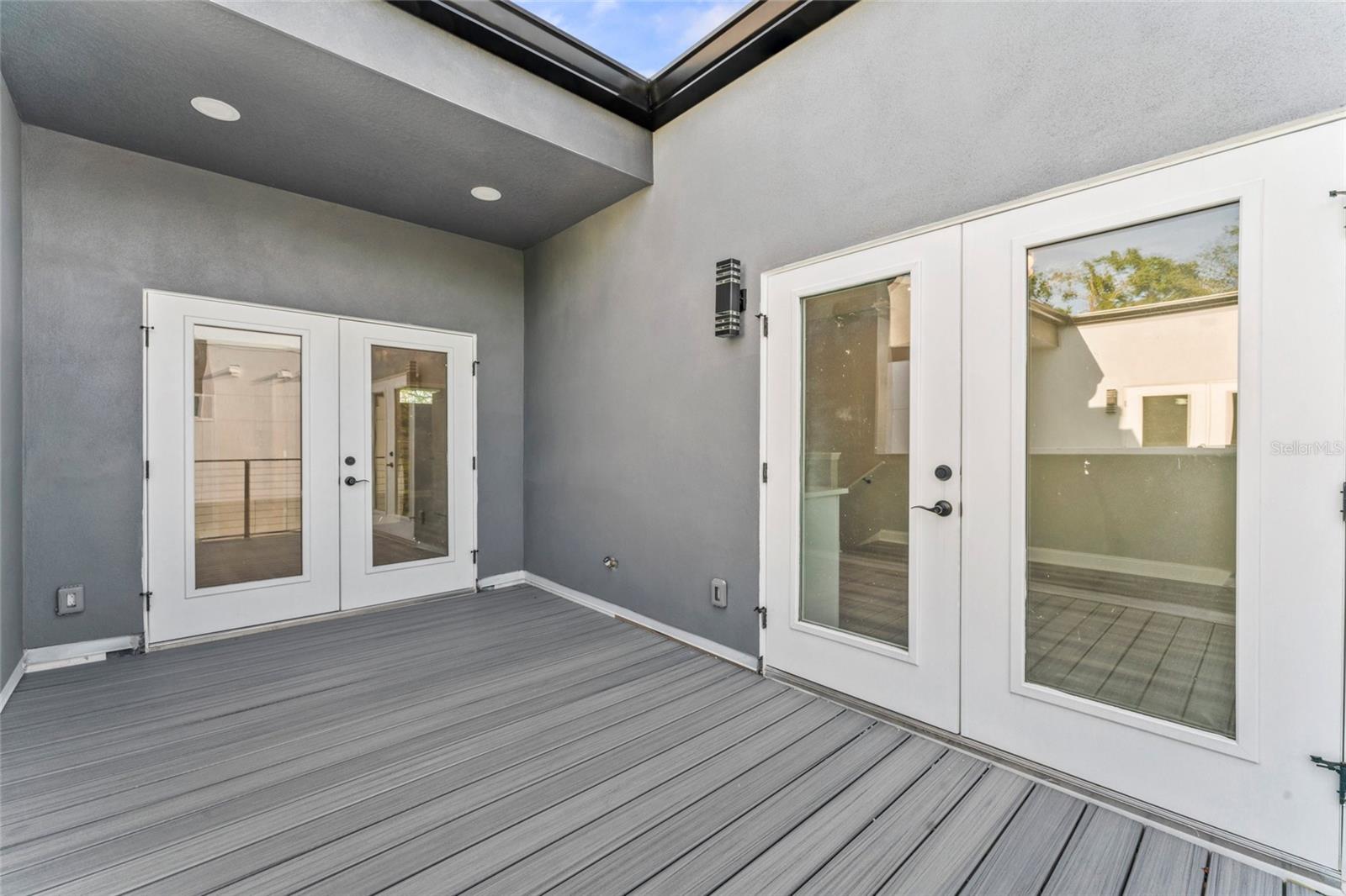Image 31 of 32 For 809 W Linebaugh Ave  2a