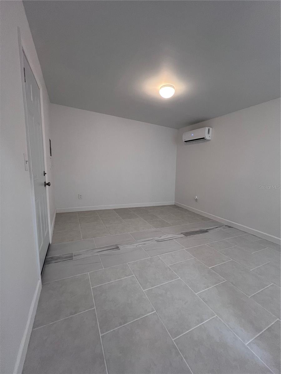 Image 5 of 12 For 118 Sligh Avenue A