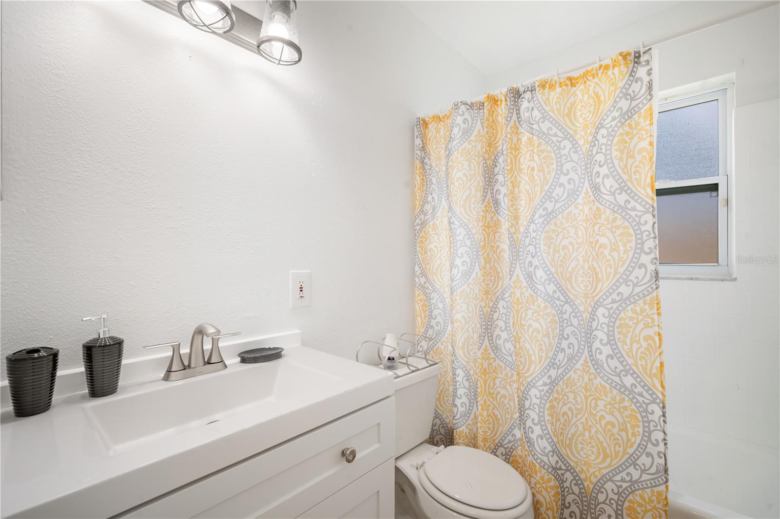 Image 16 of 21 For 6217 Flamingo Drive