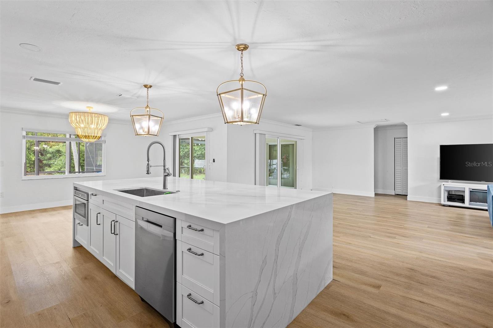 Image 12 of 35 For 27153 Edenbridge Court