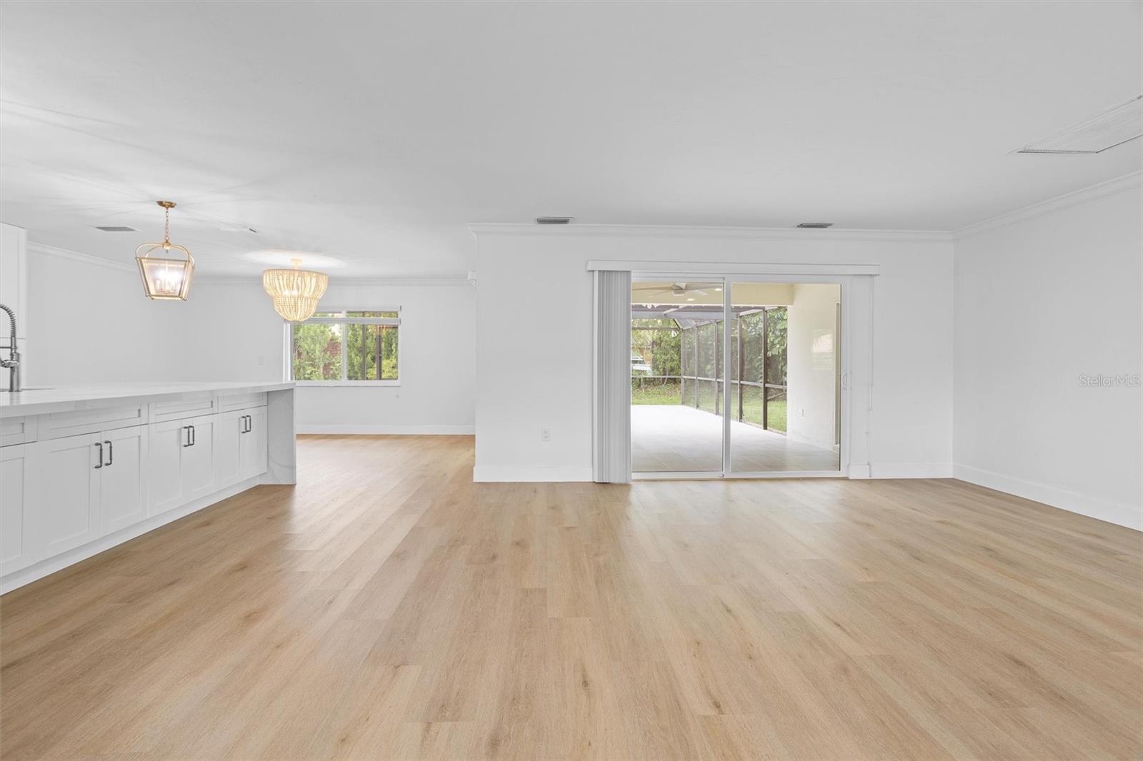 Image 14 of 35 For 27153 Edenbridge Court