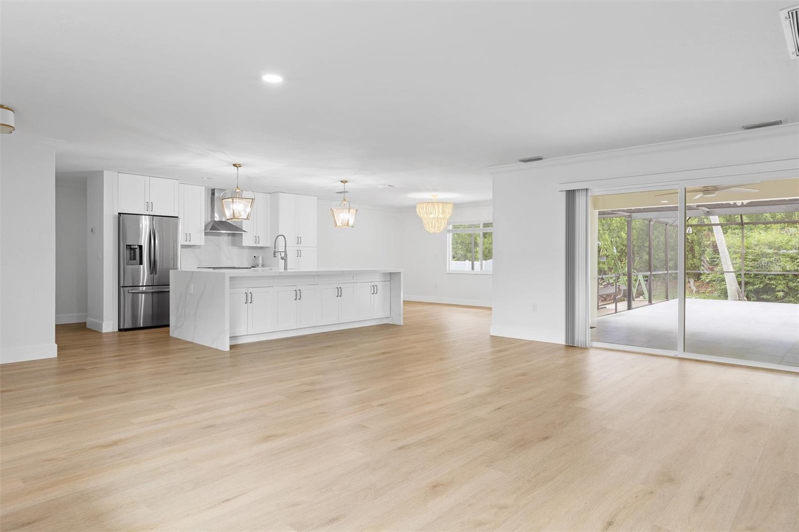 Image 15 of 35 For 27153 Edenbridge Court