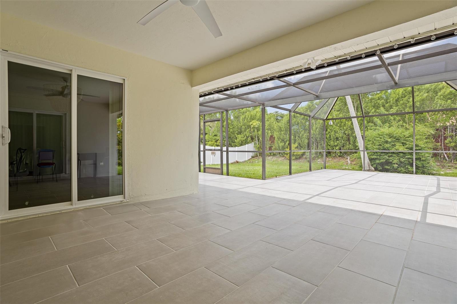 Image 6 of 35 For 27153 Edenbridge Court