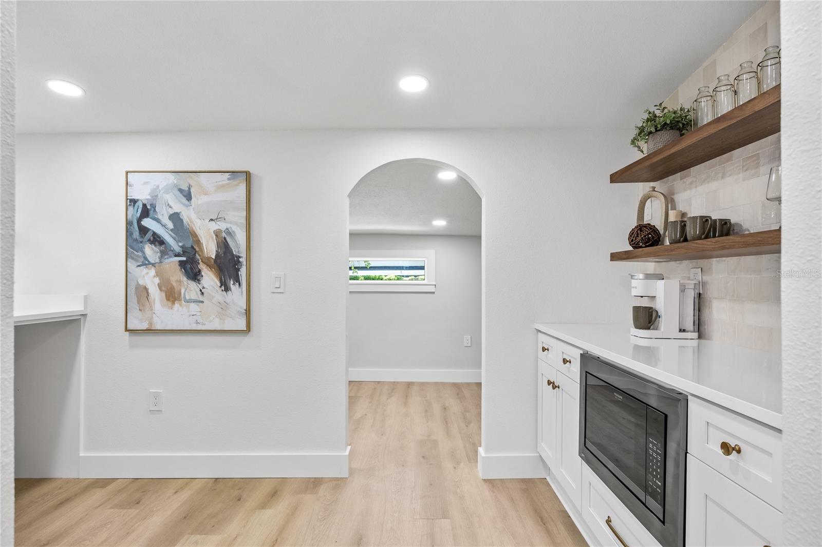 Image 11 of 26 For 6810 Branch Avenue