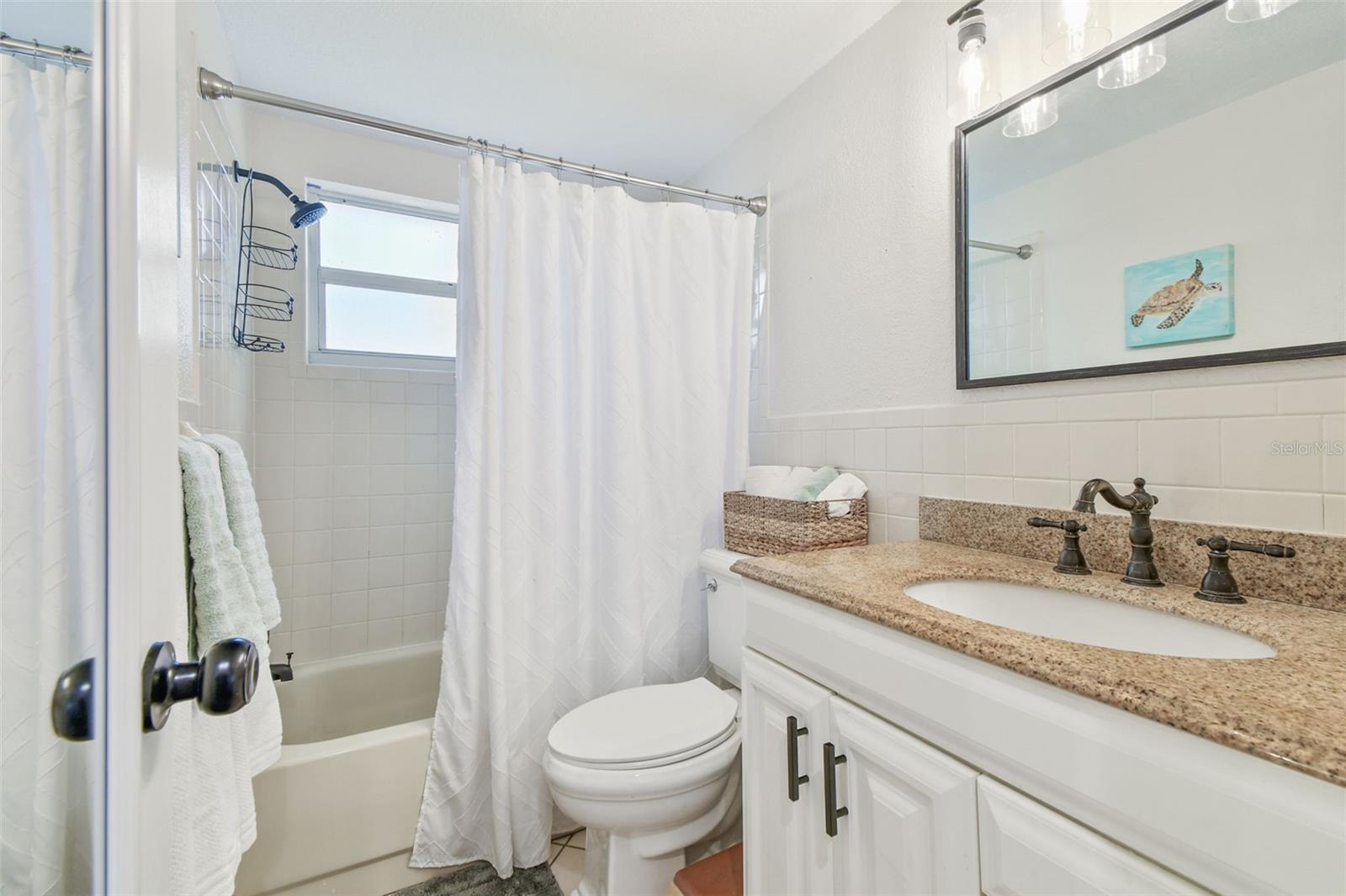 Listing photo id 17 for 6743 Knightsbridge Drive