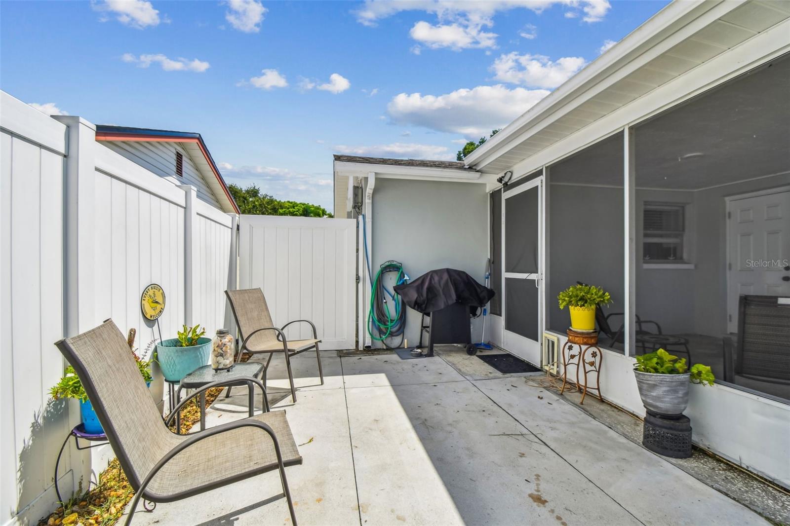 Listing photo id 30 for 6743 Knightsbridge Drive