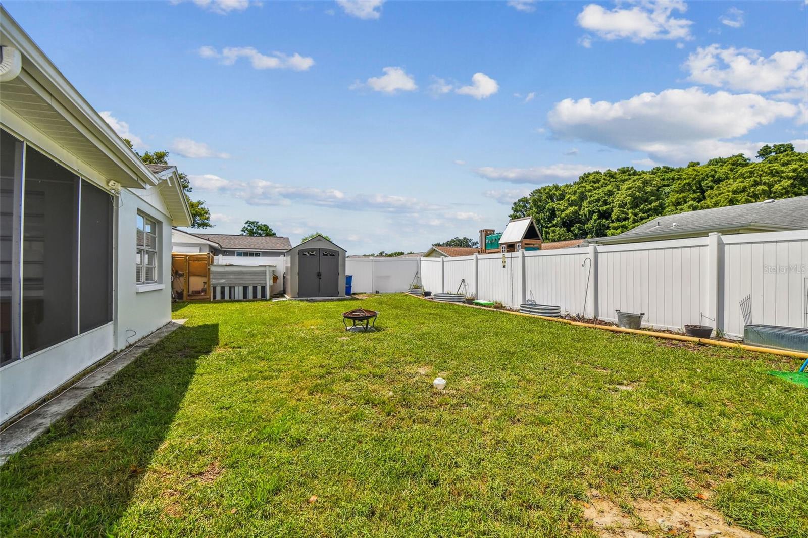 Listing photo id 31 for 6743 Knightsbridge Drive