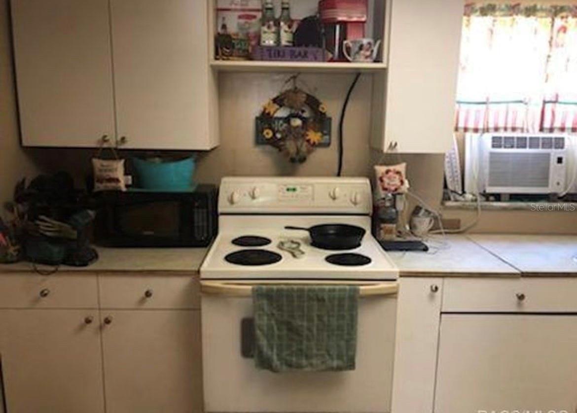 Listing photo id 0 for 5955 Stockholm Lane