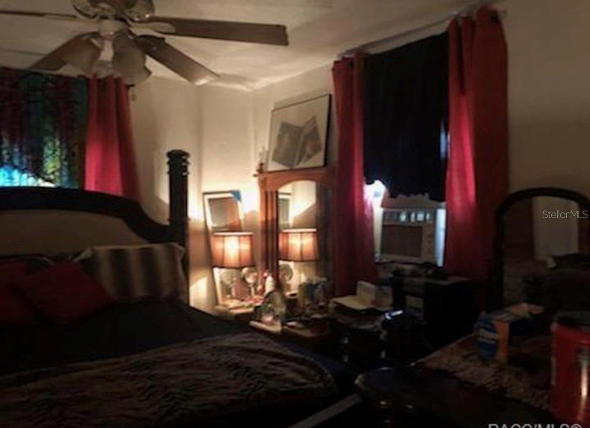 Listing photo id 3 for 5955 Stockholm Lane