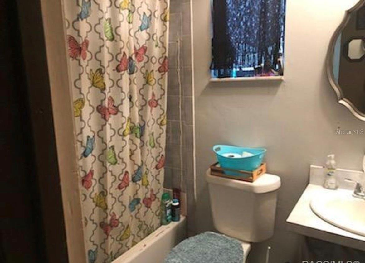 Listing photo id 6 for 5955 Stockholm Lane