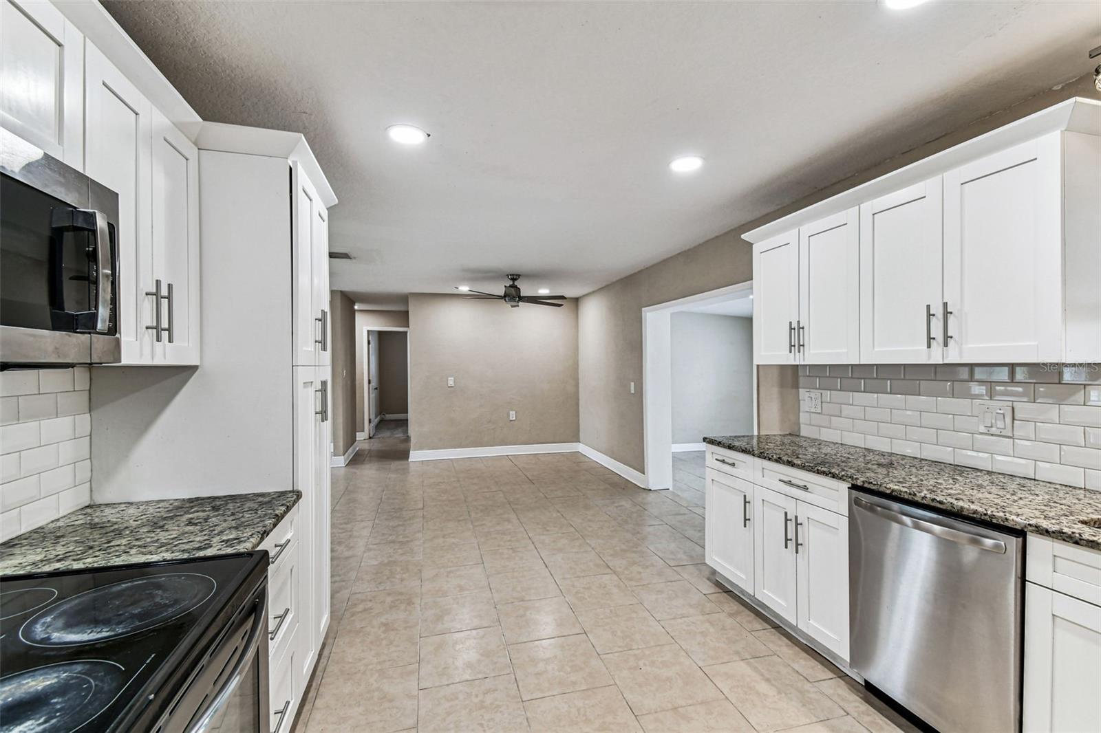 Image 11 of 66 For 2580 Granada Circle W