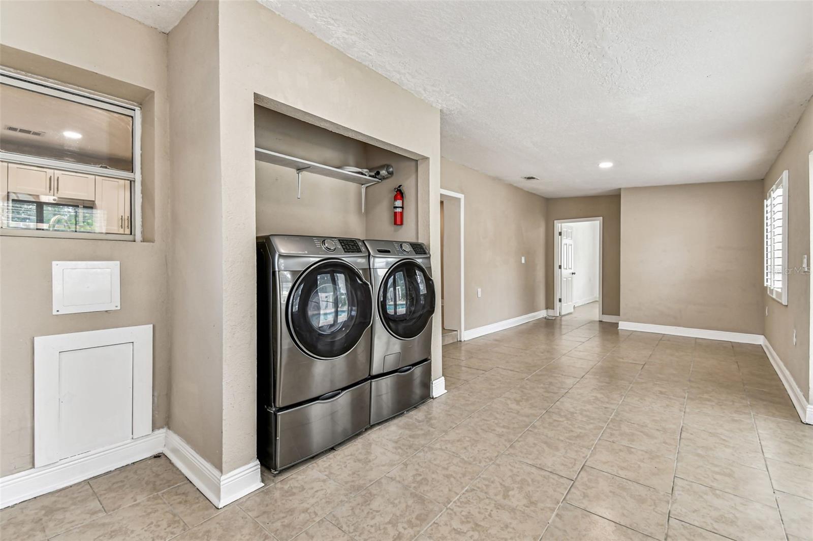 Image 18 of 66 For 2580 Granada Circle W