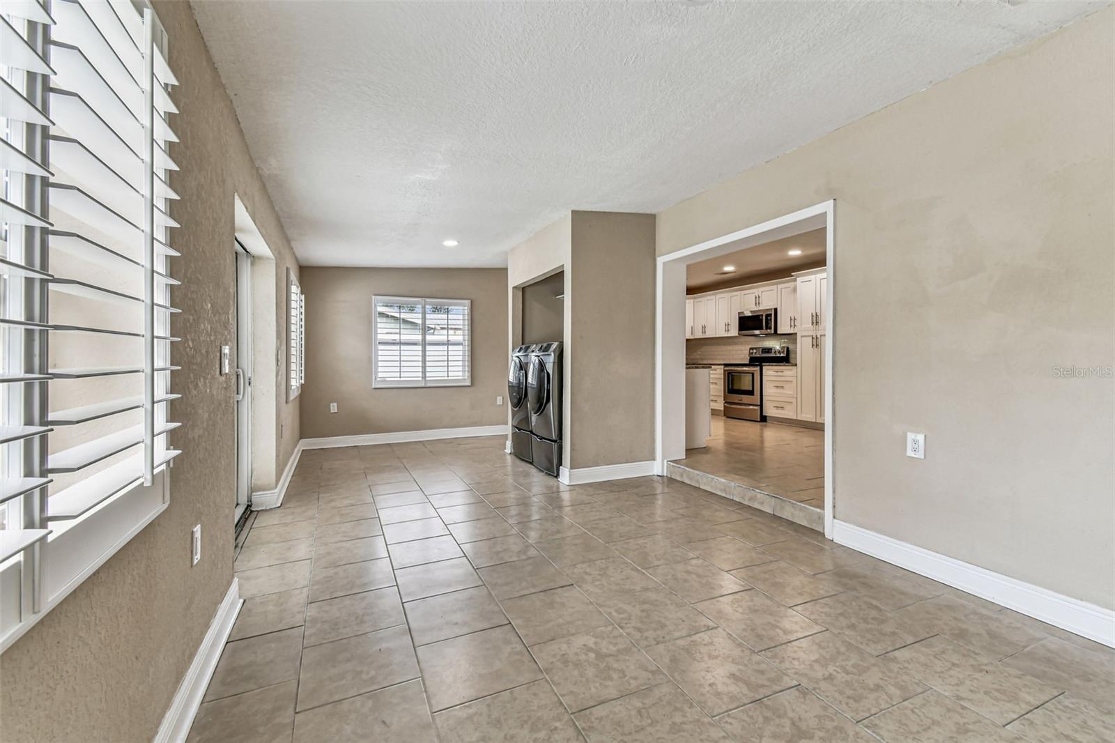 Image 19 of 66 For 2580 Granada Circle W