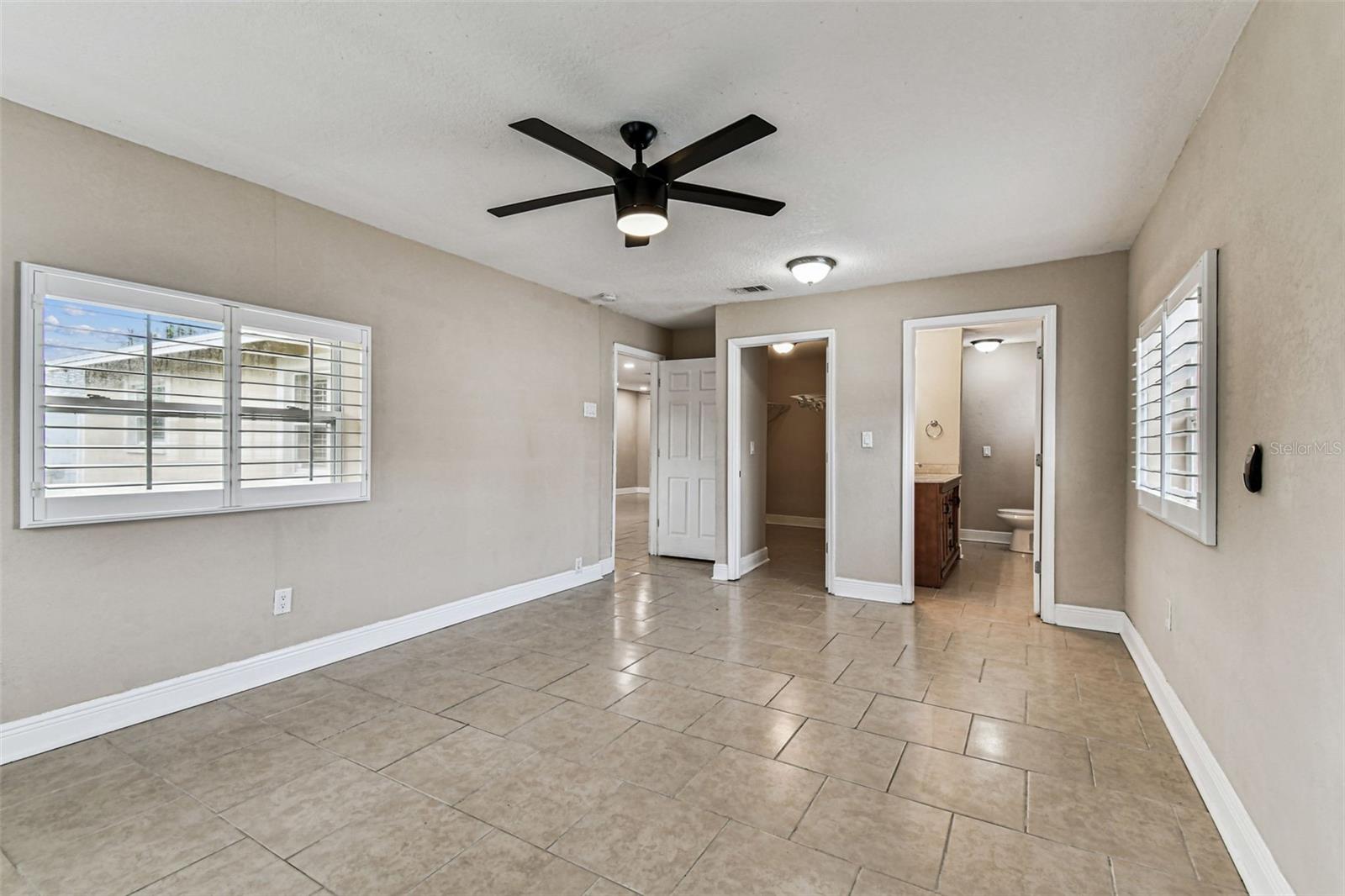 Image 21 of 66 For 2580 Granada Circle W