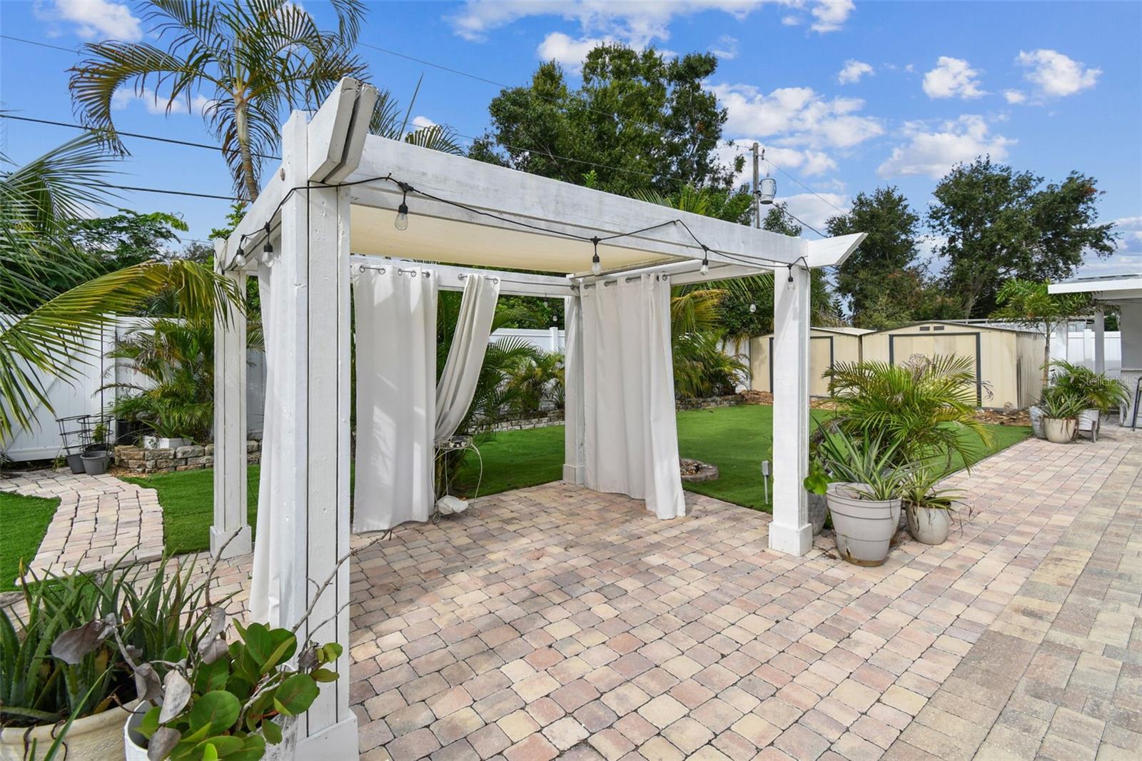 Image 46 of 66 For 2580 Granada Circle W