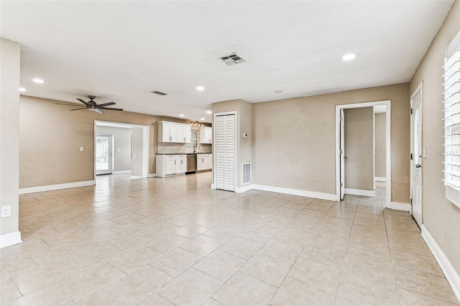 Image 7 of 66 For 2580 Granada Circle W