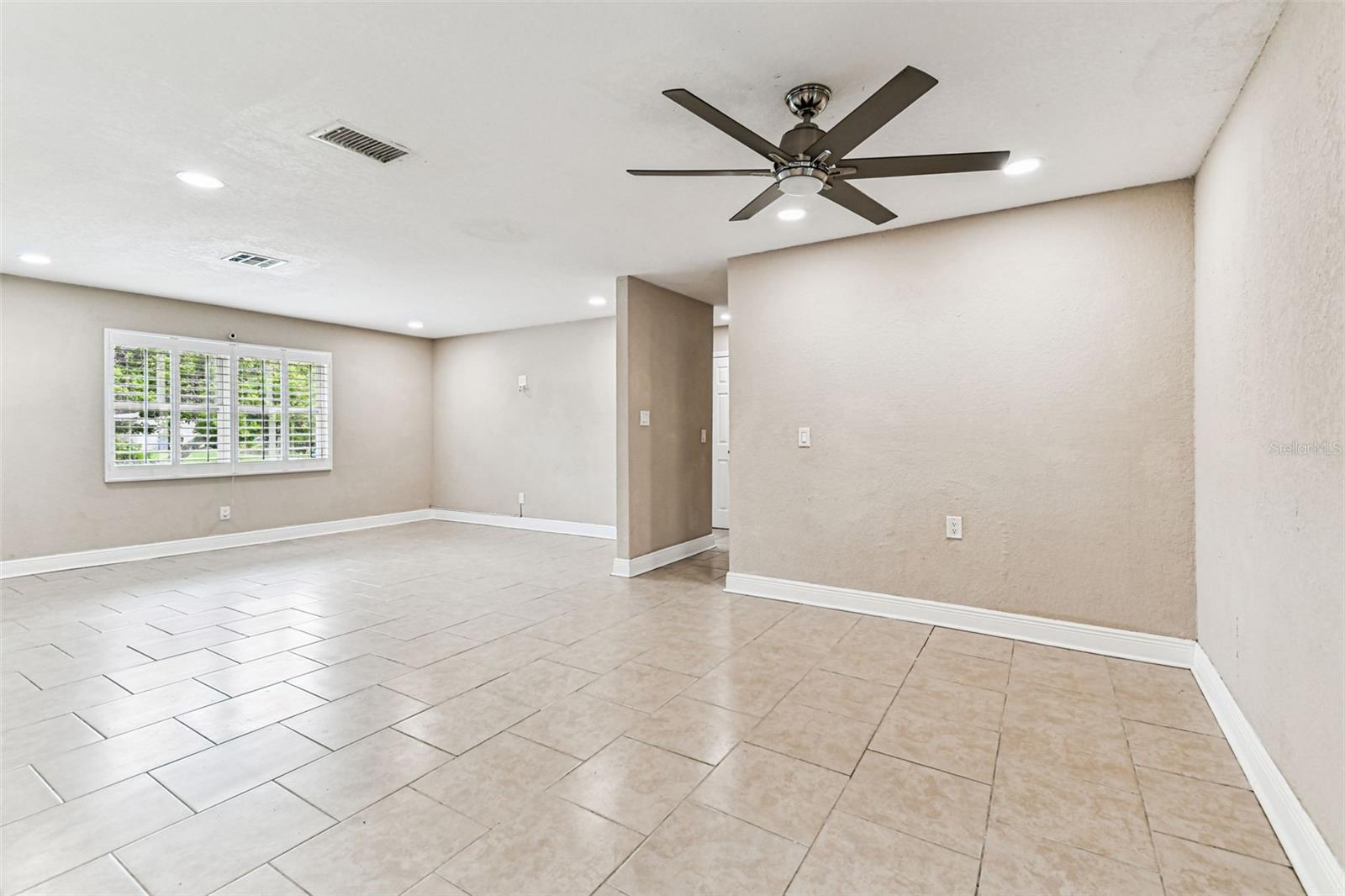 Image 8 of 66 For 2580 Granada Circle W