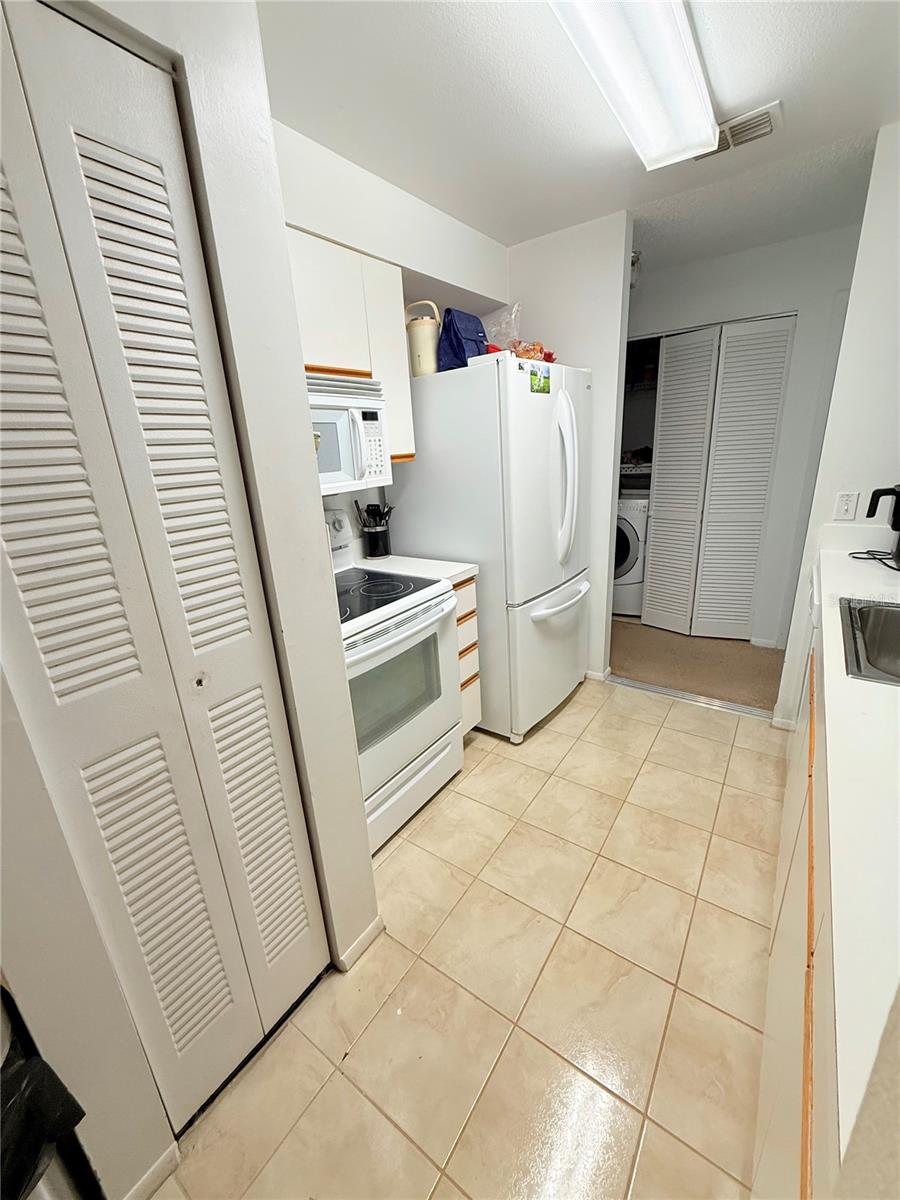 Image 3 of 26 For 3001 58th Avenue S 1002