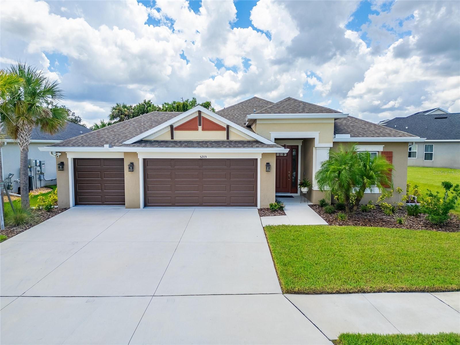 Details for 5205 Los Robles Court, PALMETTO, FL 34221