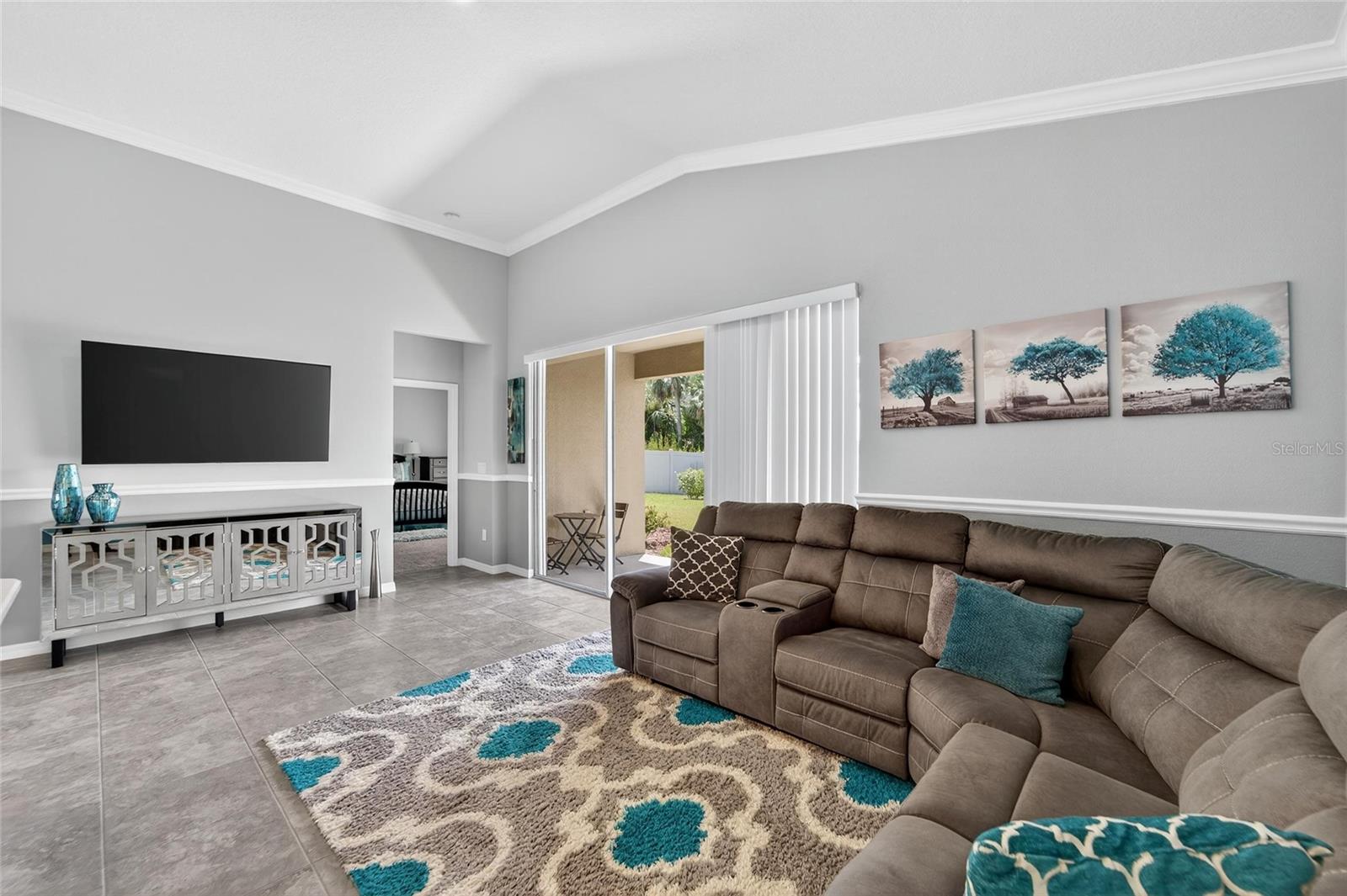 Image 11 of 41 For 5205 Los Robles Court