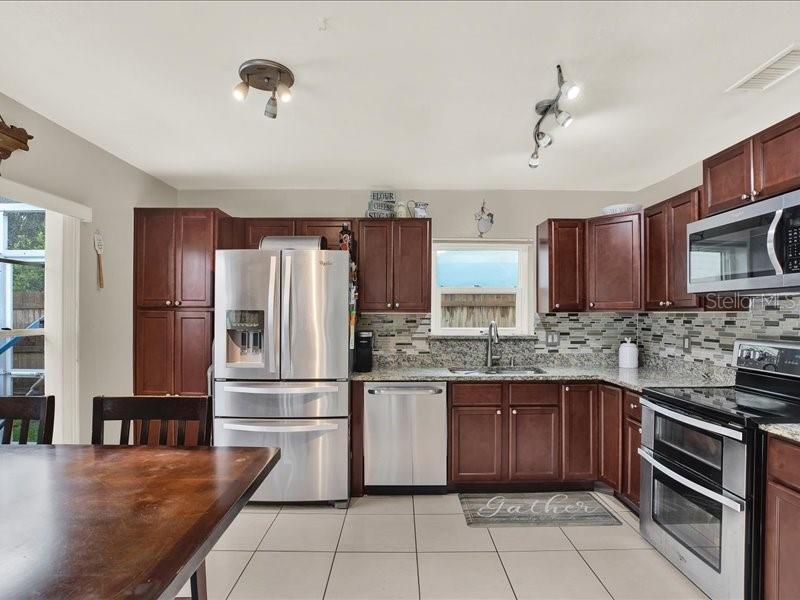 Image 10 of 33 For 631 Stillview Circle