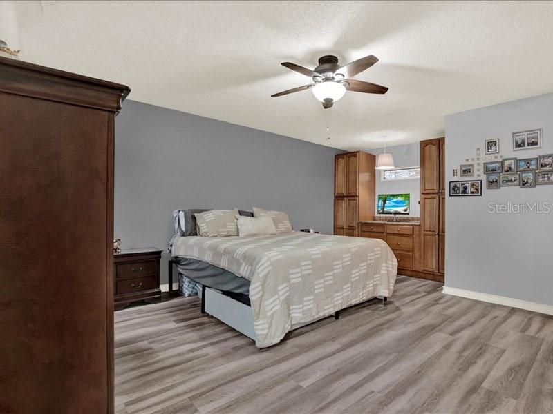 Image 14 of 33 For 631 Stillview Circle
