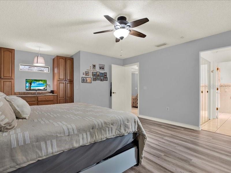 Image 15 of 33 For 631 Stillview Circle