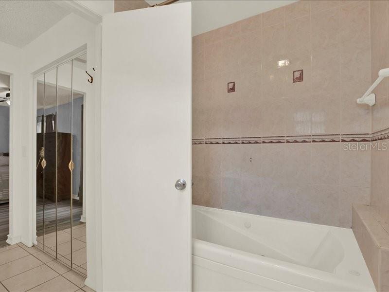 Image 18 of 33 For 631 Stillview Circle