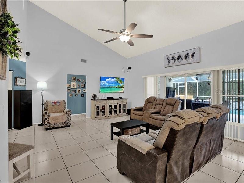 Image 4 of 33 For 631 Stillview Circle