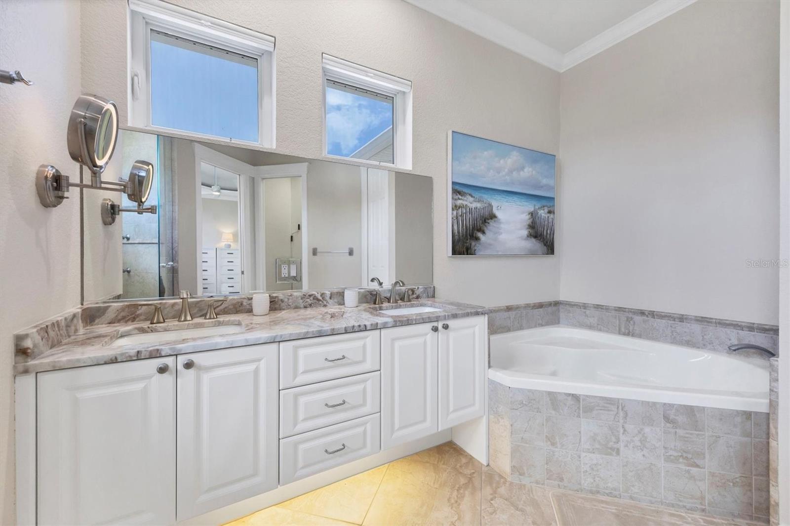 Image 36 of 87 For 4111 Beach Road