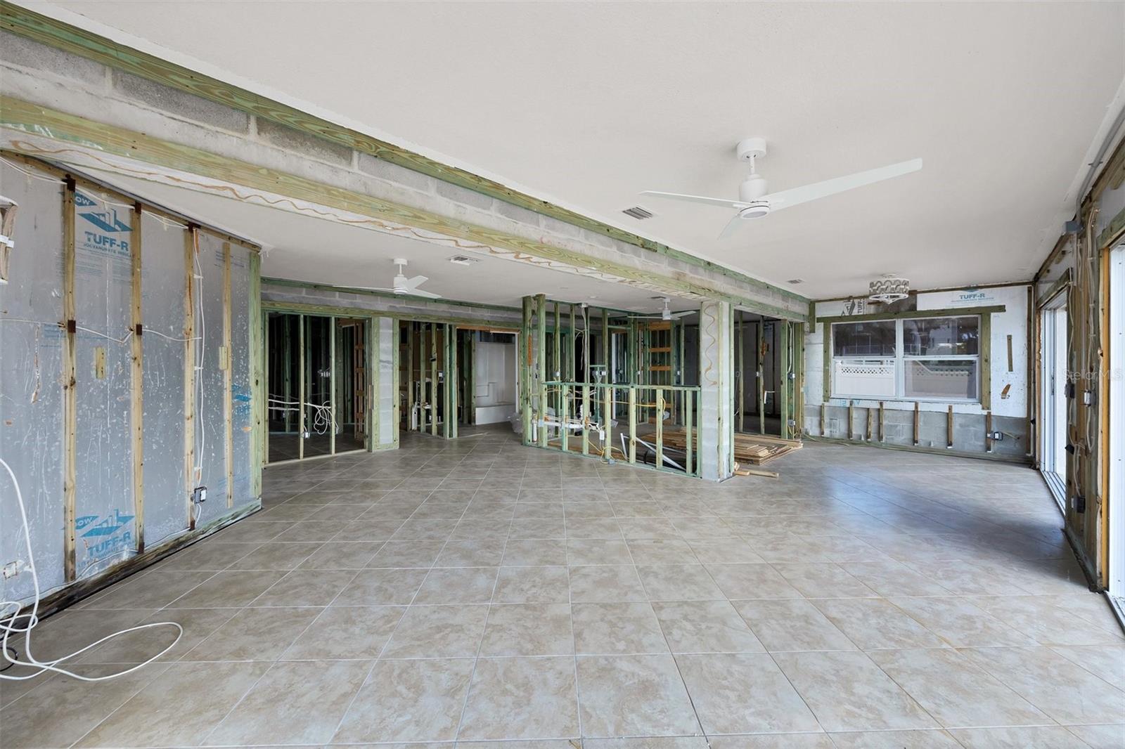 Image 57 of 87 For 4111 Beach Road