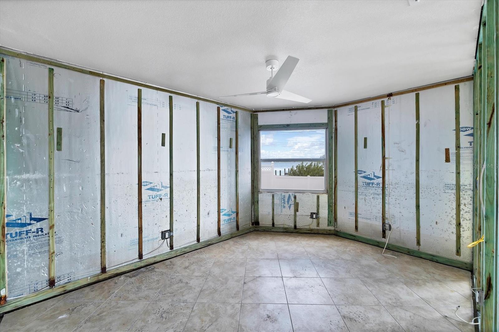 Image 58 of 87 For 4111 Beach Road