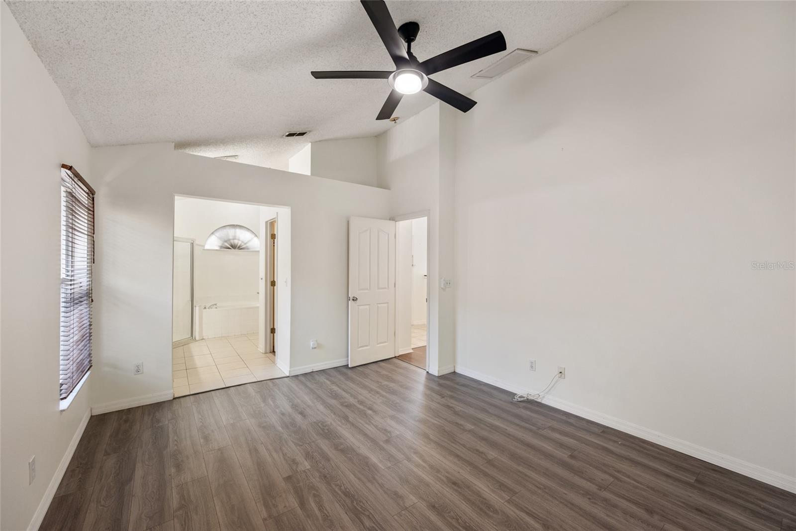 Image 10 of 52 For 10028 Oasis Palm Dr