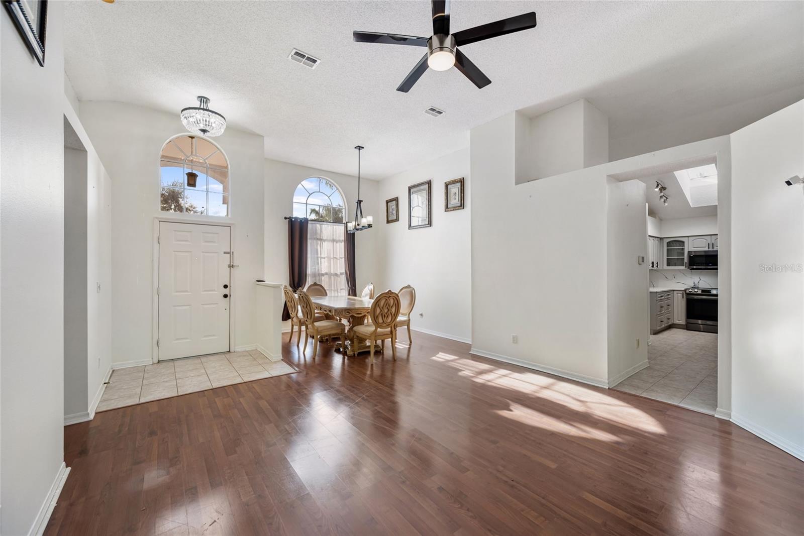 Image 14 of 52 For 10028 Oasis Palm Dr