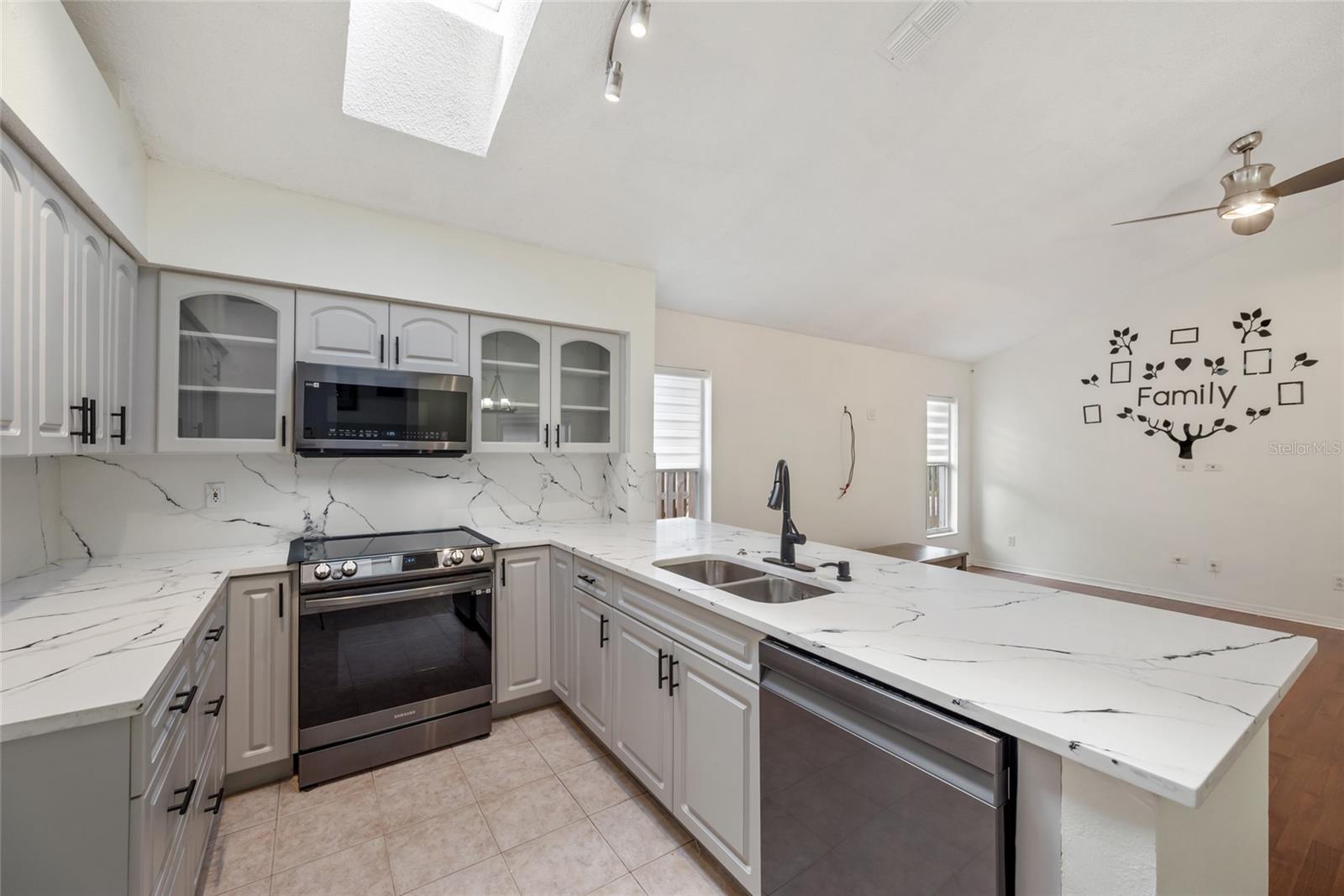 Image 20 of 52 For 10028 Oasis Palm Dr