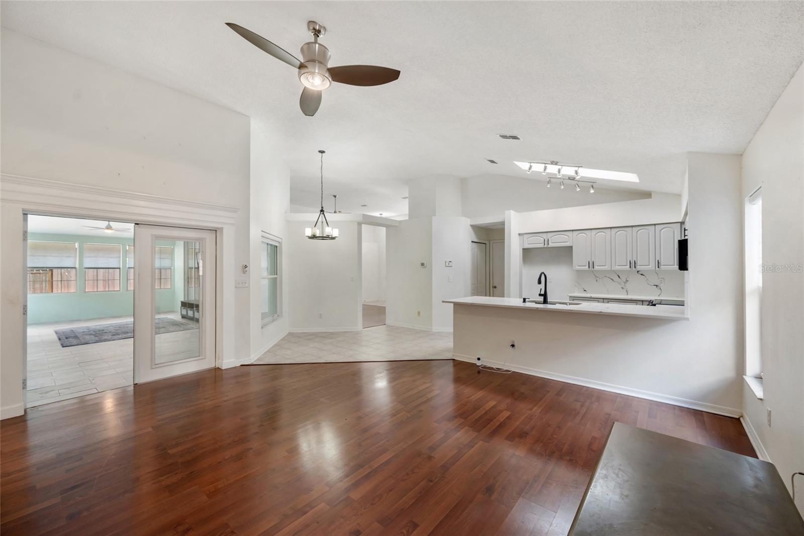 Image 23 of 52 For 10028 Oasis Palm Dr