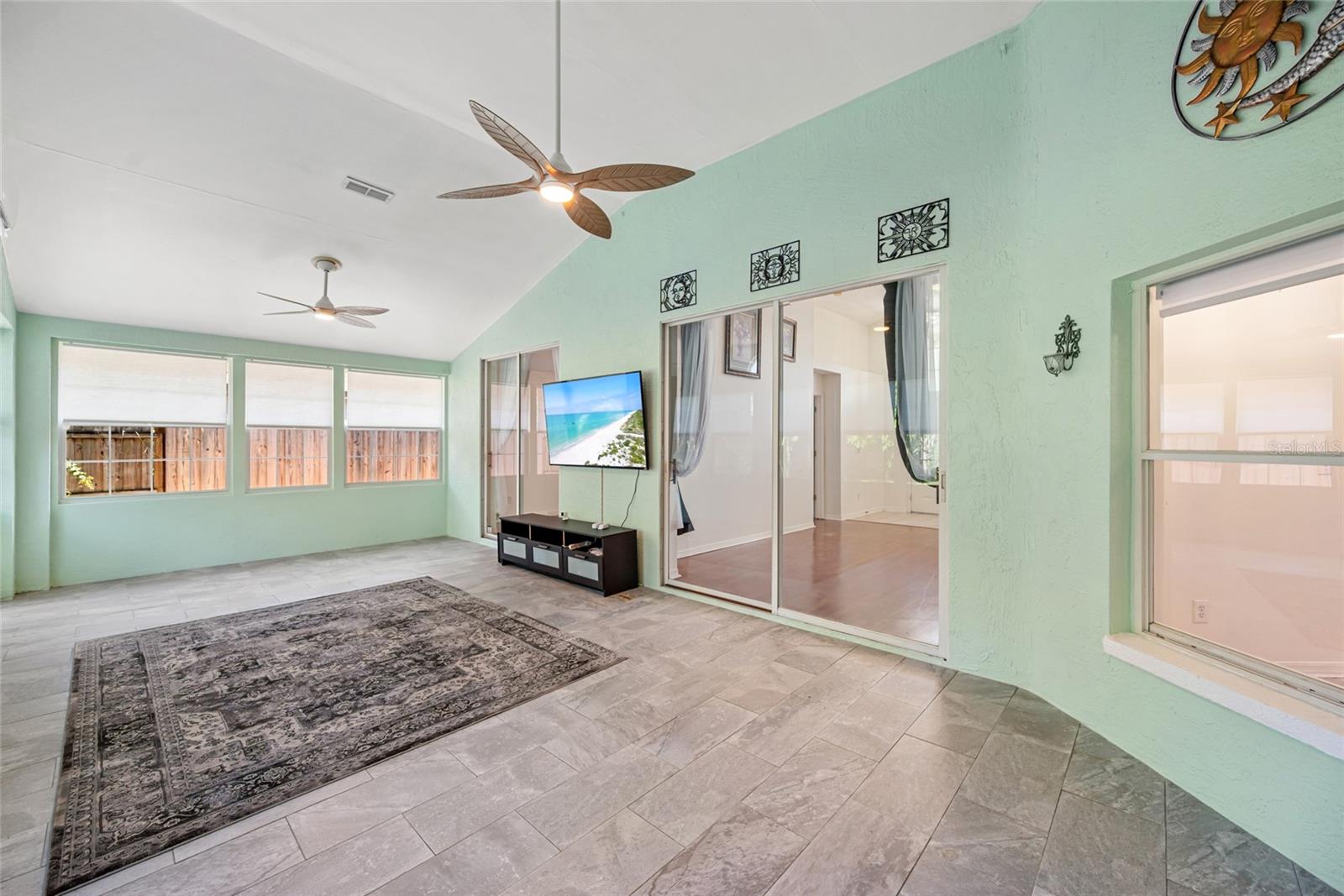 Image 24 of 52 For 10028 Oasis Palm Dr