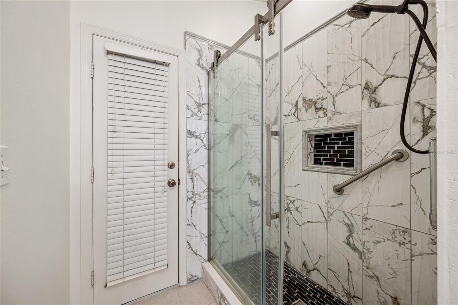 Image 30 of 52 For 10028 Oasis Palm Dr