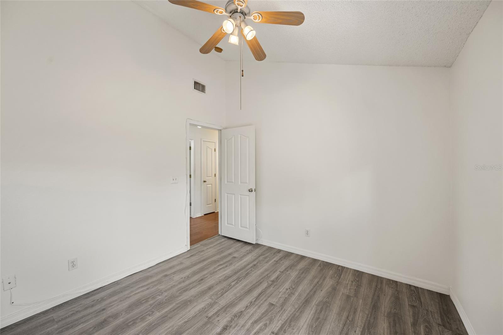 Image 35 of 52 For 10028 Oasis Palm Dr