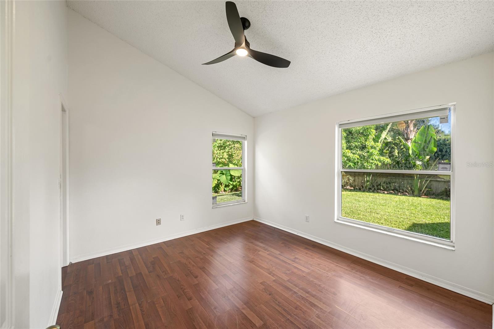 Image 36 of 52 For 10028 Oasis Palm Dr