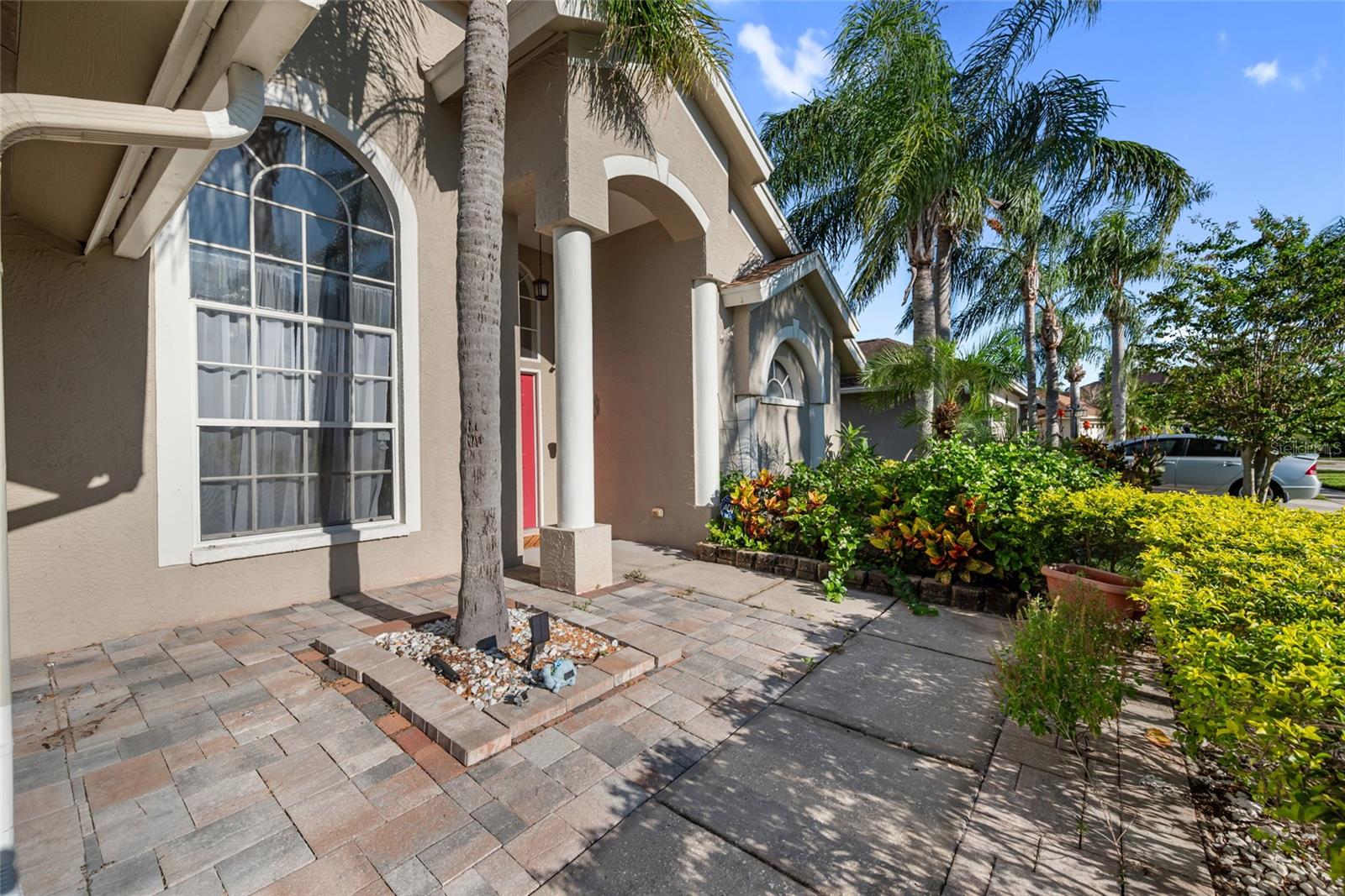 Image 4 of 52 For 10028 Oasis Palm Dr