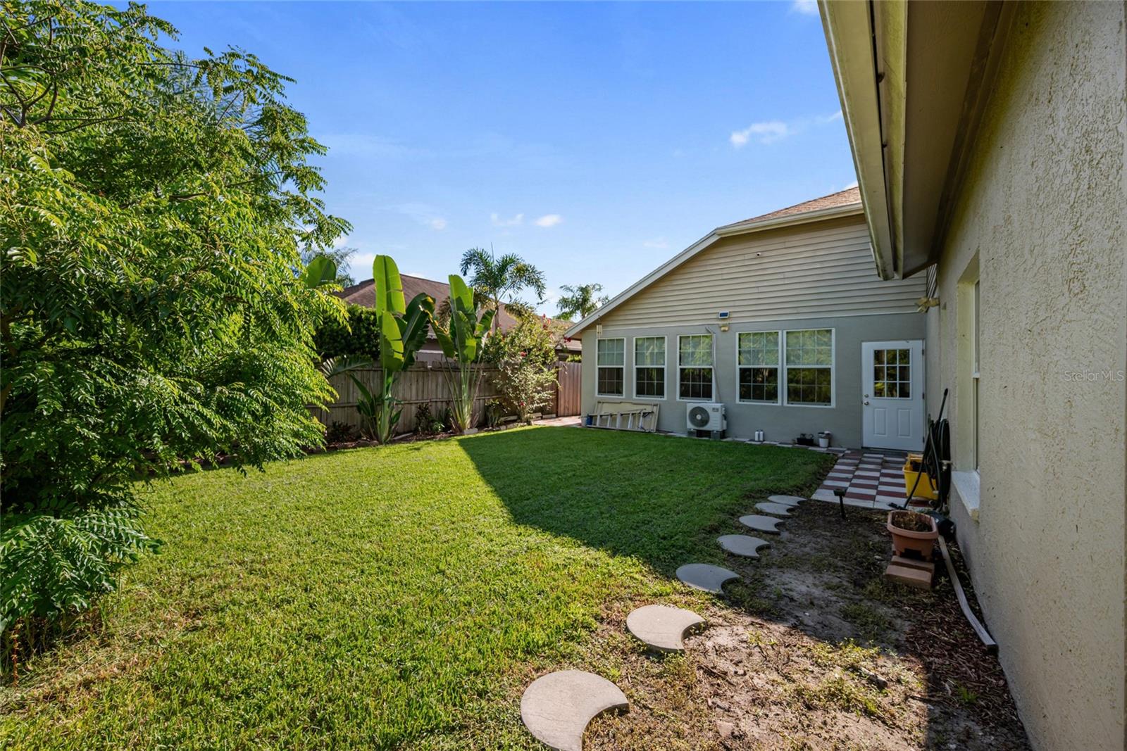 Image 40 of 52 For 10028 Oasis Palm Dr