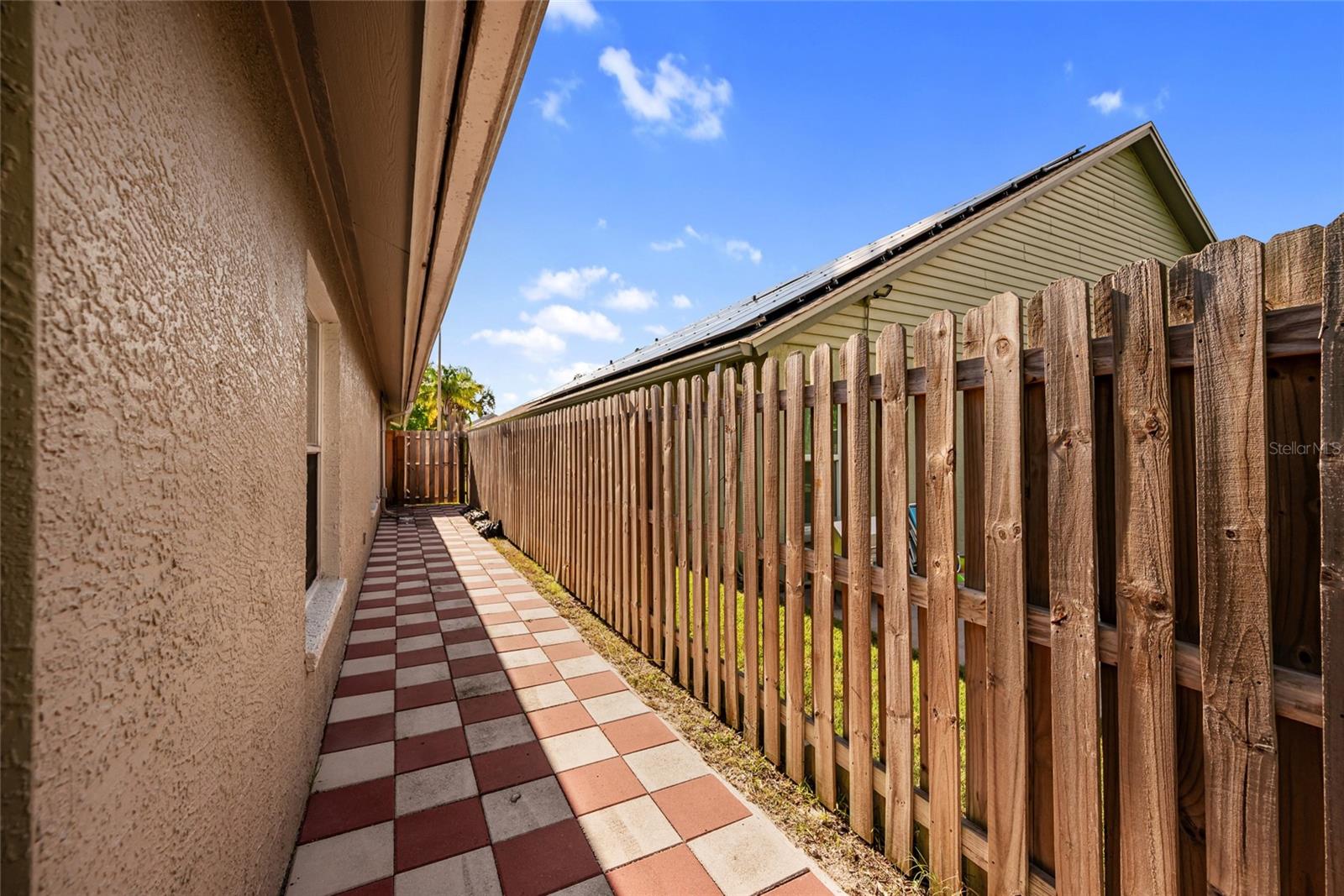 Image 46 of 52 For 10028 Oasis Palm Dr